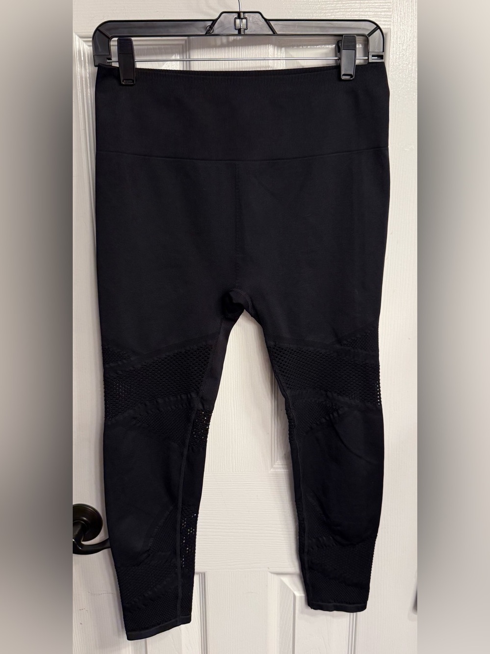 Fabletics size large Black Mesh-Panel Leggings